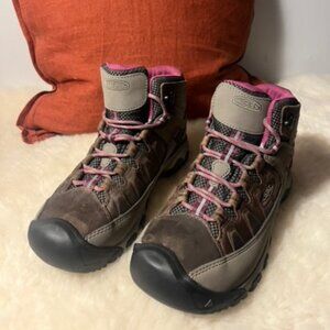 Keens Women's Targhee III Waterproof Mid Hiking Boot